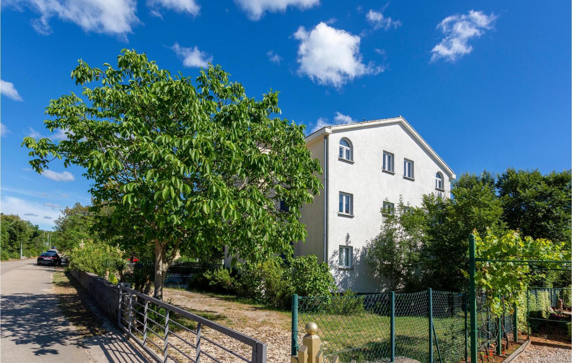 Beautiful Apartment In Pinezici With Wifi Exteriér fotografie