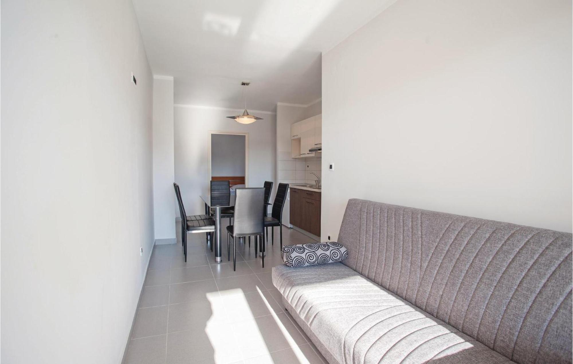 Beautiful Apartment In Pinezici With Wifi Exteriér fotografie