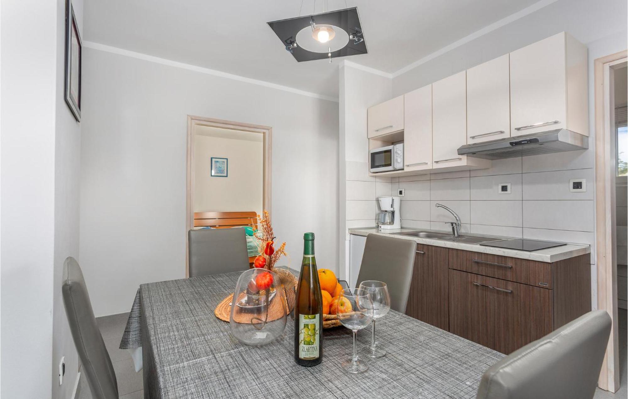 Beautiful Apartment In Pinezici With Wifi Exteriér fotografie