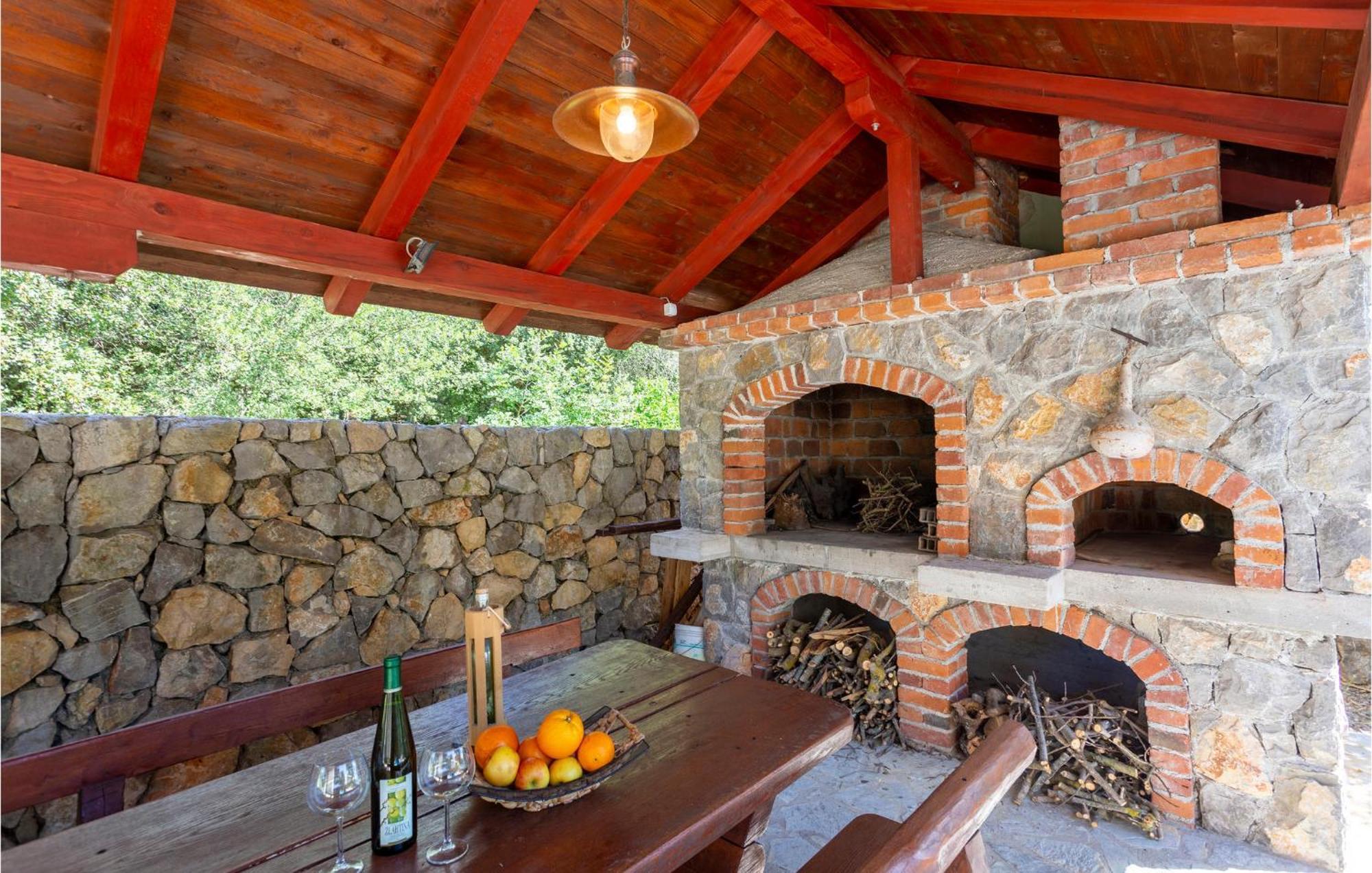 Beautiful Apartment In Pinezici With Wifi Exteriér fotografie