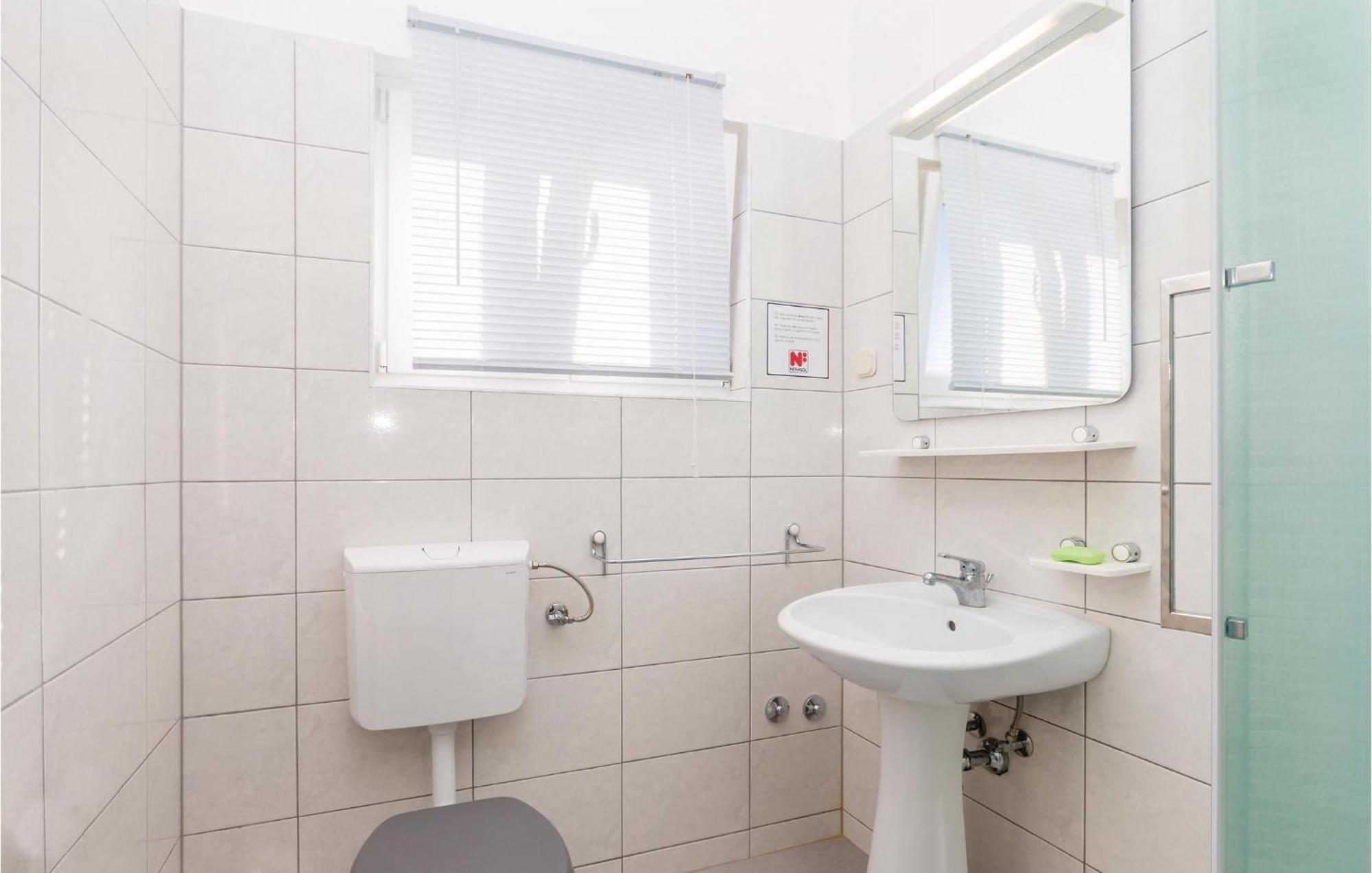 Beautiful Apartment In Pinezici With Wifi Exteriér fotografie