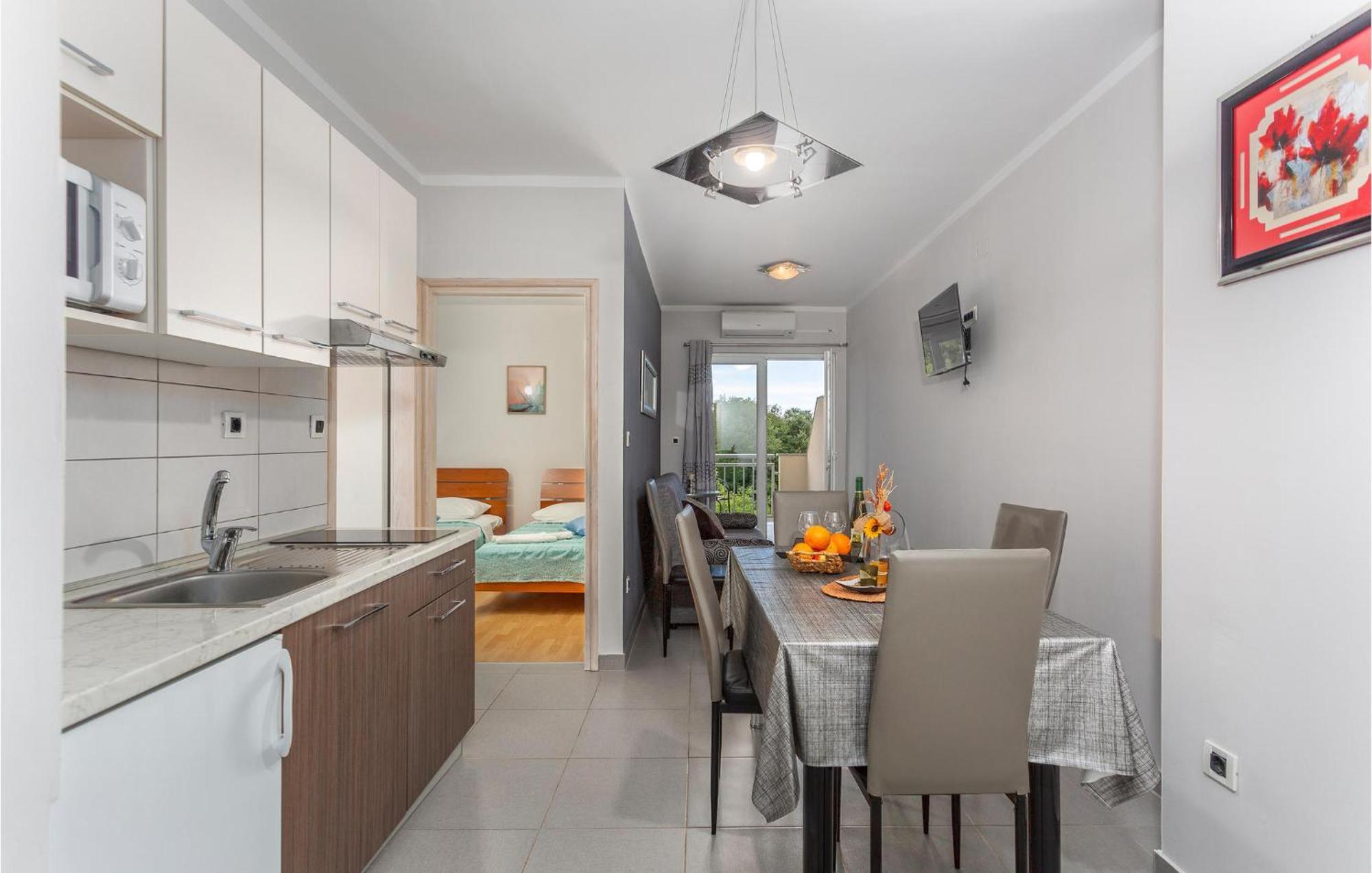 Beautiful Apartment In Pinezici With Wifi Exteriér fotografie