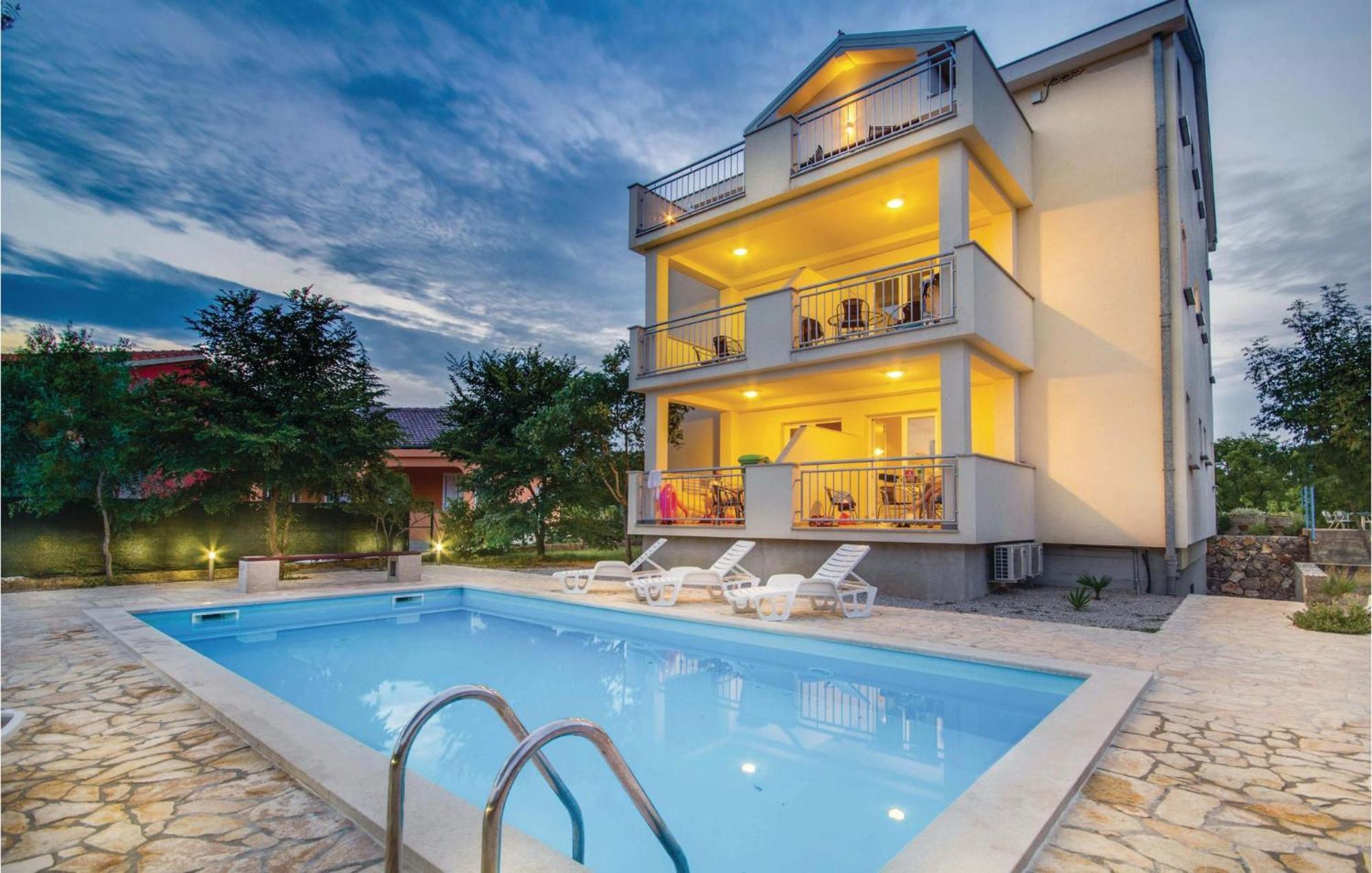 Beautiful Apartment In Pinezici With Wifi Exteriér fotografie